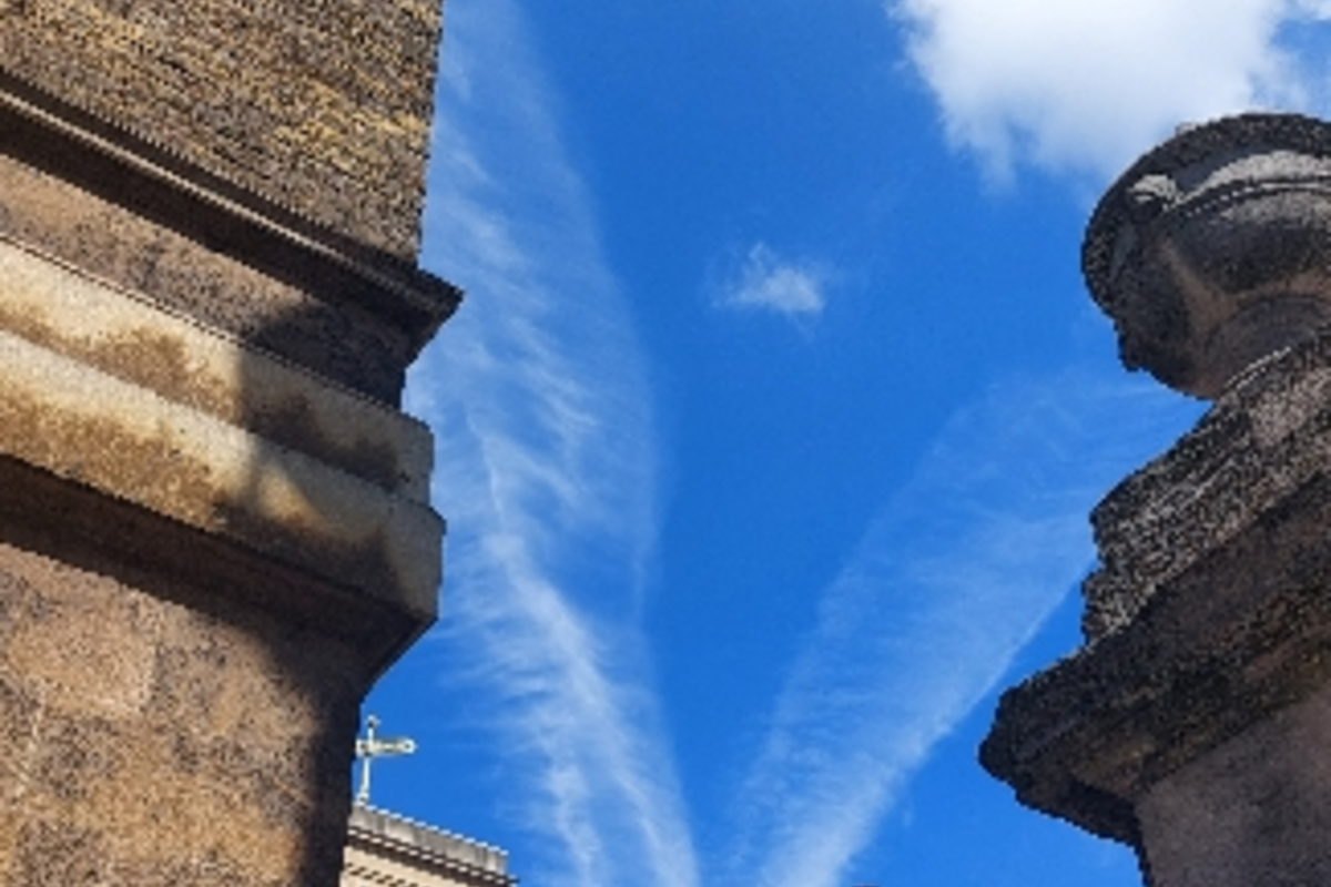 ロンドンでも現れた龍雲